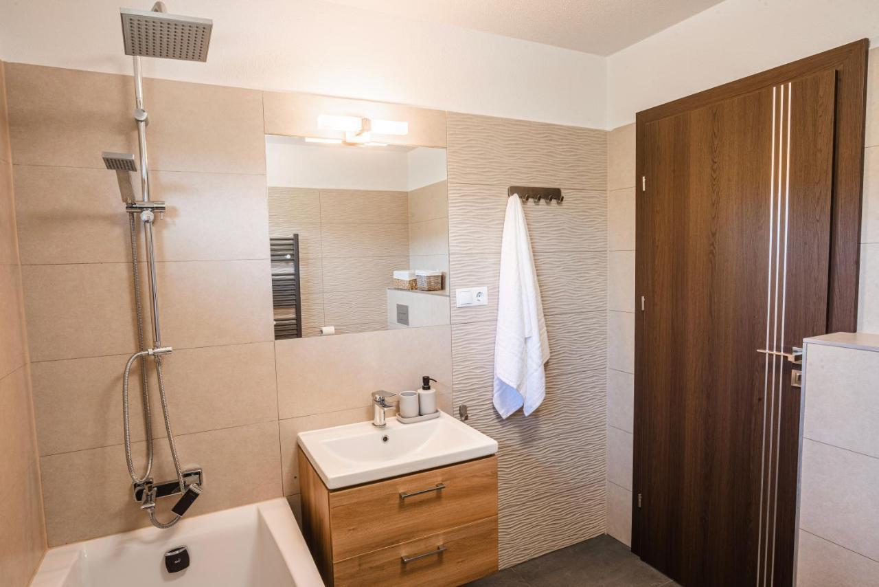 Bazalt Apartments Miercurea Ciuc Esterno foto
